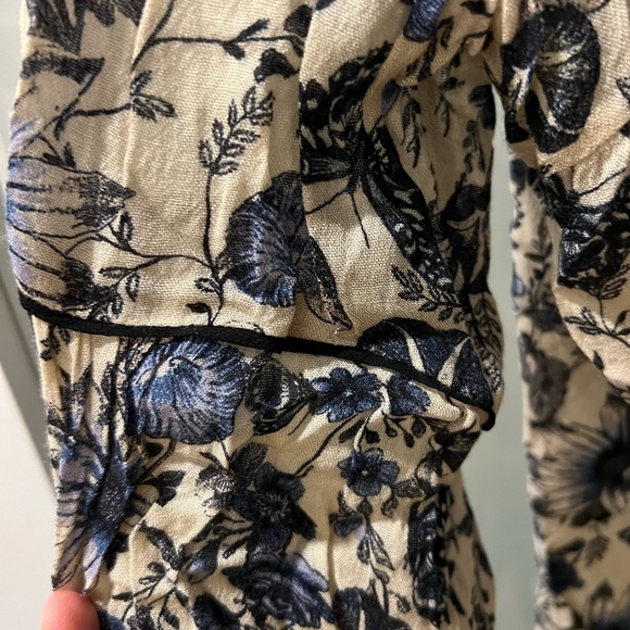 ♦️SOLD♦️Zara long sleeve top - Picture 3 of 6